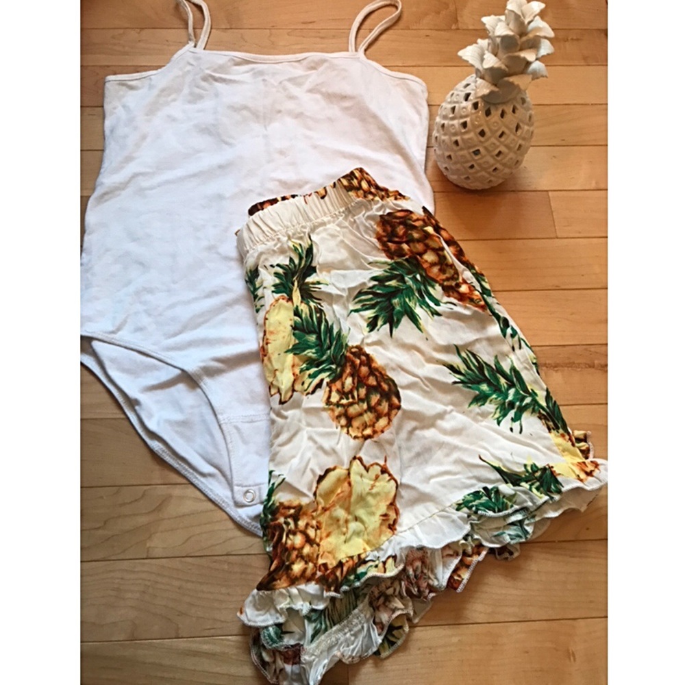 NWOT White pineapple shorts